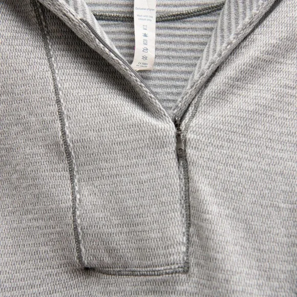 Lululemon SOFT Grey Stripe Athleisure Pop Over Sweatshirt Size 6 Loungewear Yoga - Picture 6 of 9